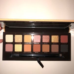 Soft Glam palette by Anastasia Beverly Hills